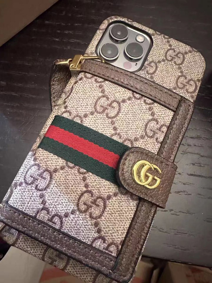 gucci iphone 15 pro ケース