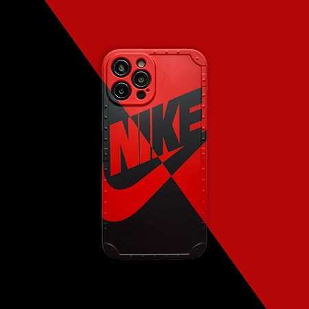 Nike 薄型 iPhone 16 Pro ケース