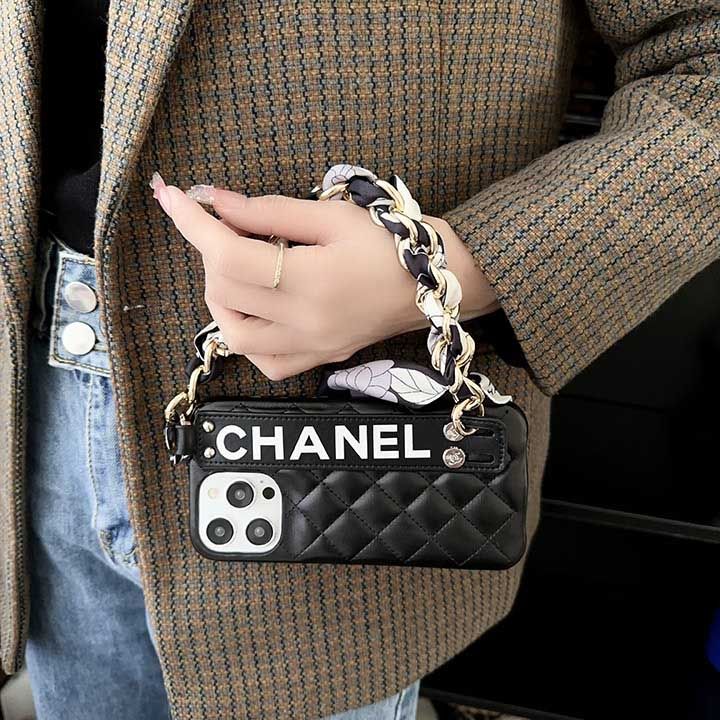 chanel ブランドロゴ iPhone15 リストストラップ ケース ブランド，ダイヤ柄 シャネル スマホケース iphone15 女性が愛用，シャネルスタンドブランドスマホケースiPhone 14 Plus用新，3D立体パターンChanel iPhone13 plusブランドスマホケース，おしゃれシャネル iphone15 ピンク  韓国 ケース