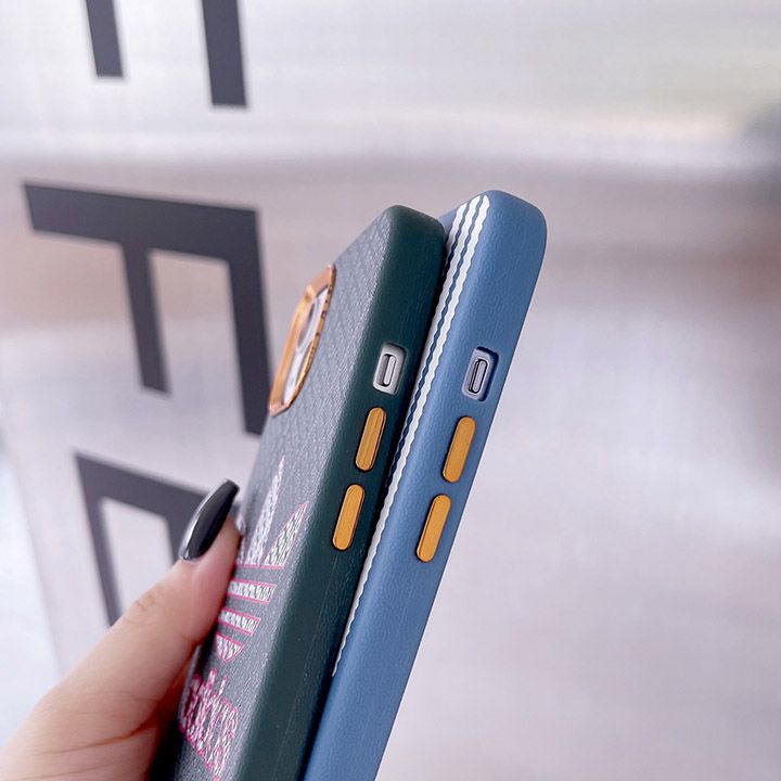 偽物 iphone 15plus ケース アディダス adidas