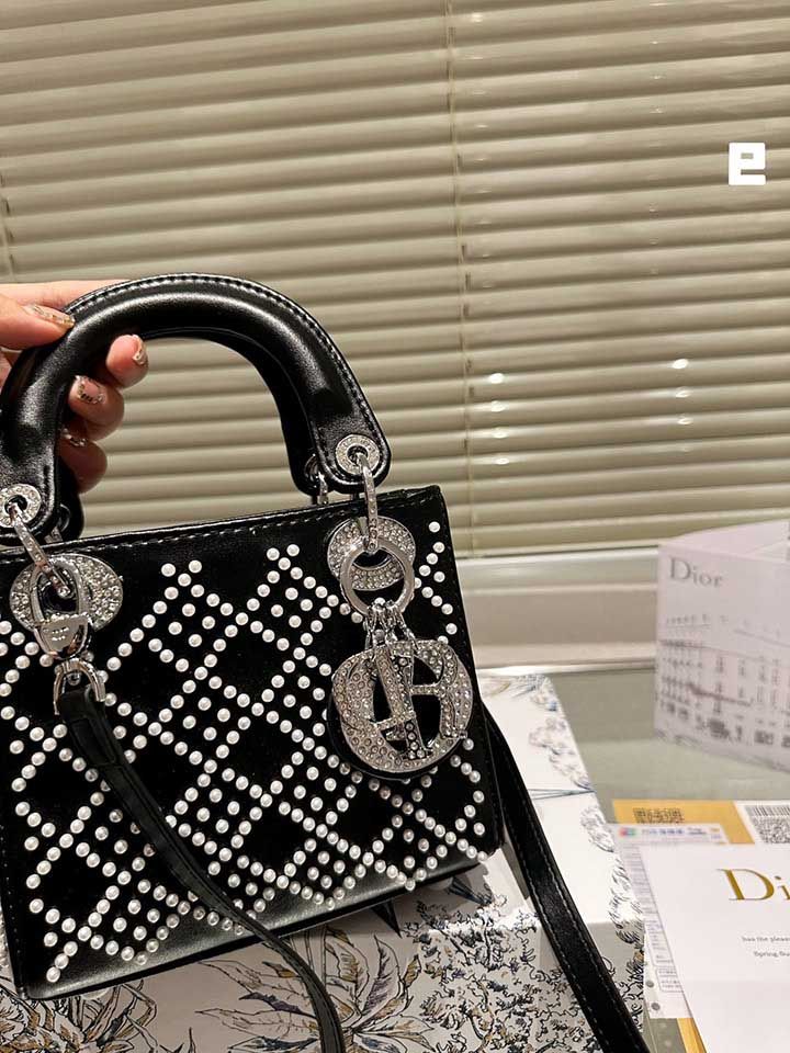  Lady Dior バッグ ミニ 偽物