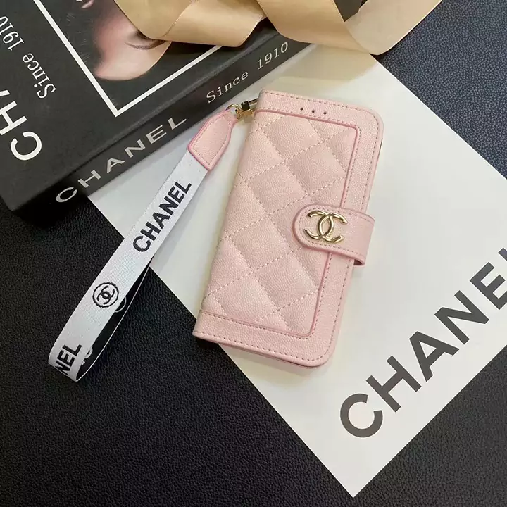 chanel 皮製 スマホケース 15 pro /14 plus /13   ベルト付き