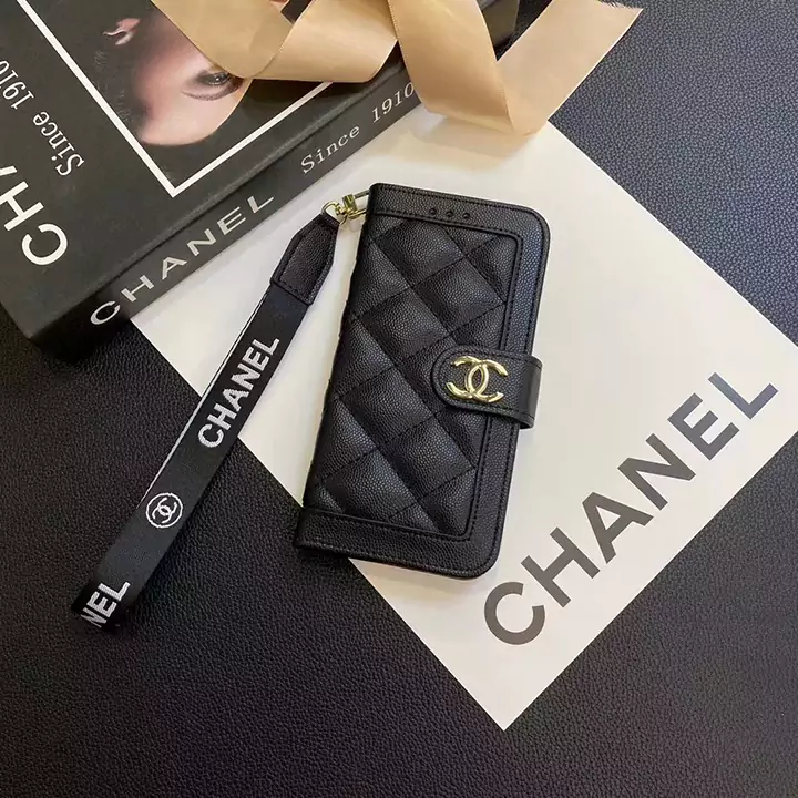 chanel 皮製 スマホケース 15 pro /14 plus /13   ベルト付き