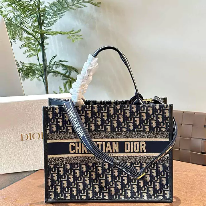 大人気dior【ディオール】レデイースBOOK TOTE スモールバッグ 偽物 ディオール スーパーコピー、ディオールコピー、N級品、通販、ディオールバッグコピー
