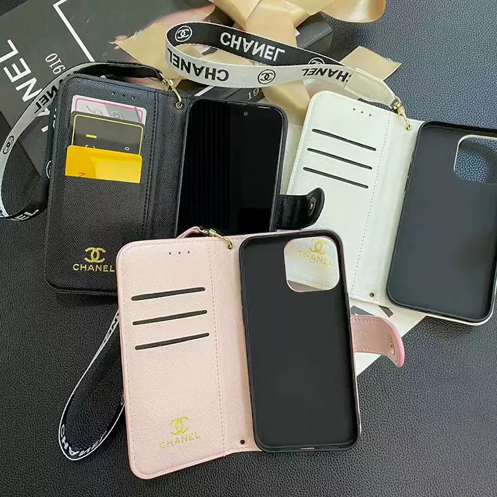 chanel 皮製 スマホケース 15 pro /14 plus /13   ベルト付き