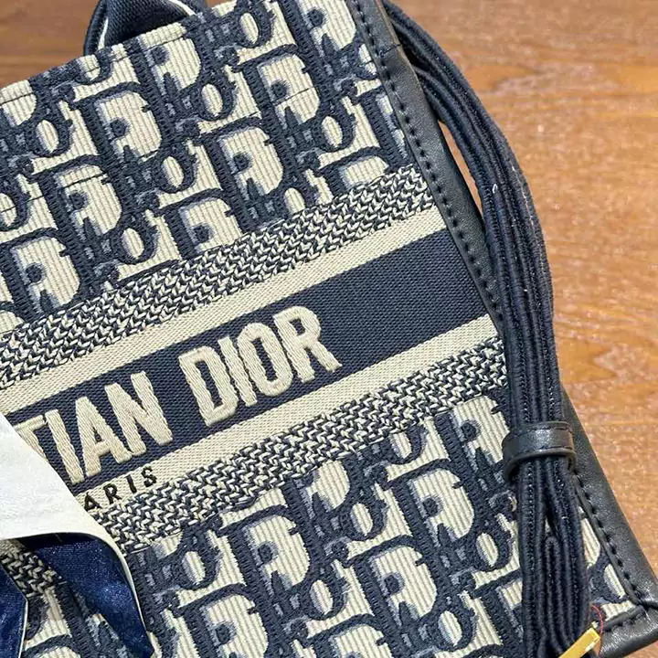 大人気dior【ディオール】レデイースBOOK TOTE スモールバッグ 偽物 ディオール スーパーコピー、ディオールコピー、N級品、通販、ディオールバッグコピー
