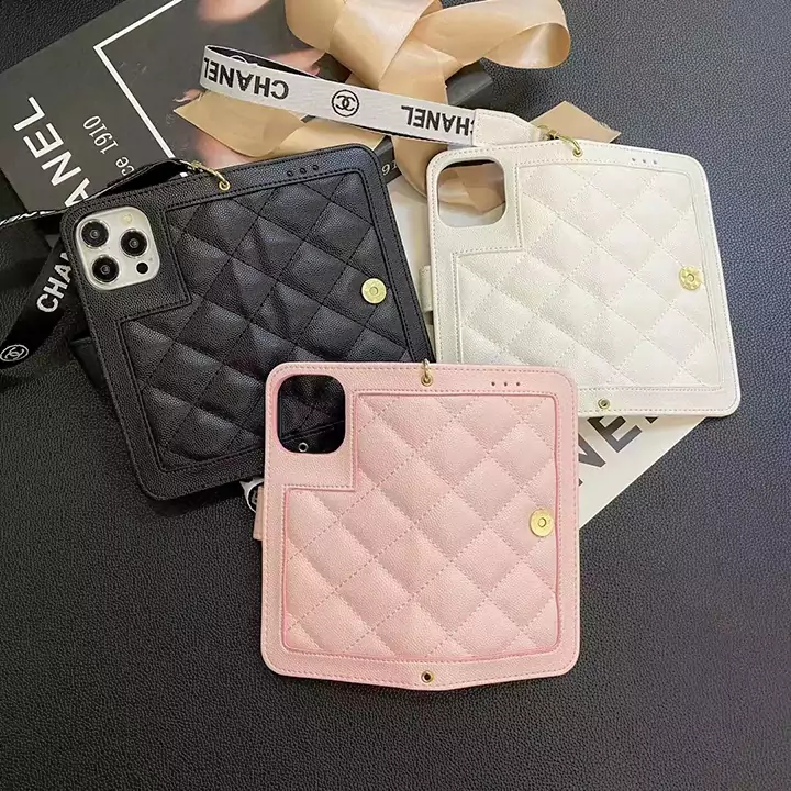 chanel 皮製 スマホケース 15 pro /14 plus /13   ベルト付き