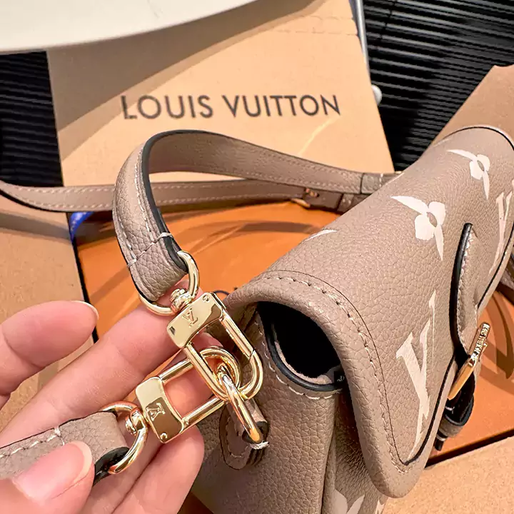 買う Louis Vuitton  Nano Diane ショルダー バッグ  N級品  偽物優良店
