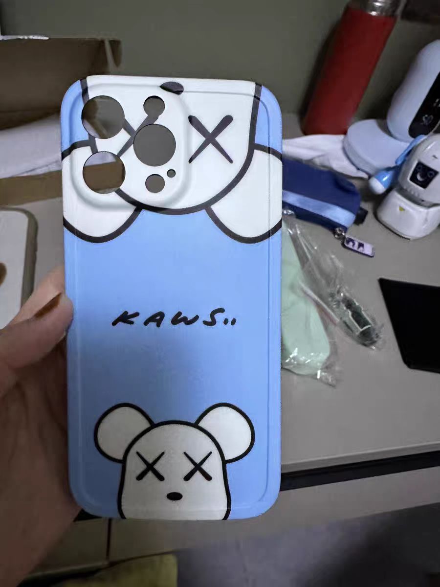 kaws  iPhone   ブランド  スマホケース