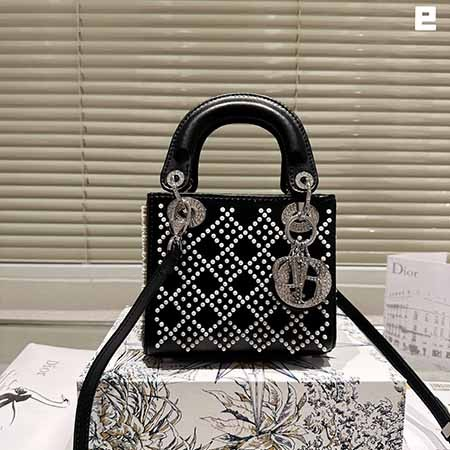 【ディオール】人気 レデイースパール カナージュ ラムスキン 40代 30代 Lady Dior ハンドバッグ ミニ偽物