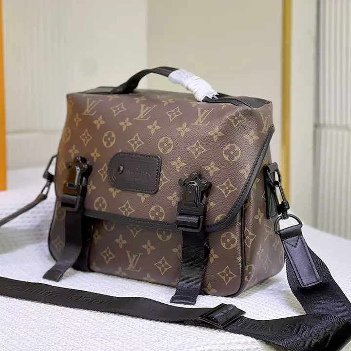 人気のあるMakassar キャンバスLV メンズ トラベルメッセンジャーブランドバッグの激安 コピーです/Louis Vuitton bag